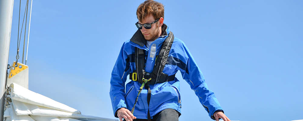 Kamizelka ratunkowa a kapok - Wszystko, co musisz wiedzieć o klasach wyporności 100N i 150N