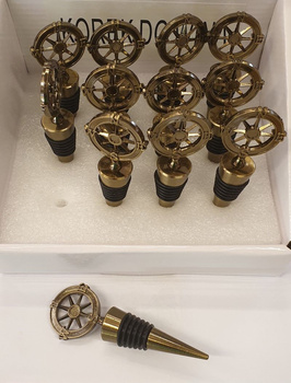 KOREK DO BUTELEK WINA Z RÓŻĄ WIĄTRÓW