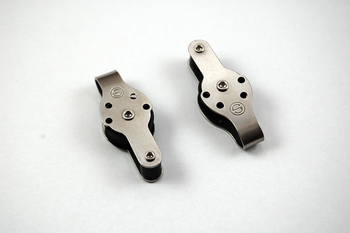 BLOK POJEDYNCZY  METALOWY 20MM FI.6 MM Z ZACZEPEM